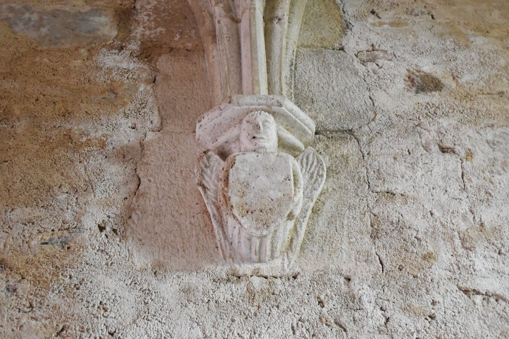 nef, détail d’une console sculptée