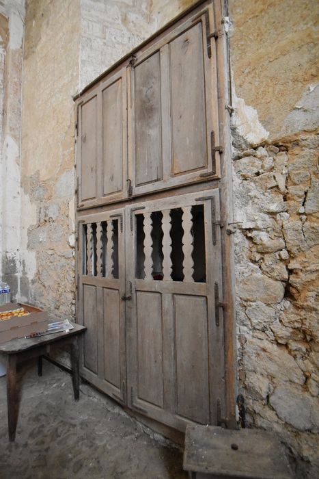 clôture des fonts baptismaux