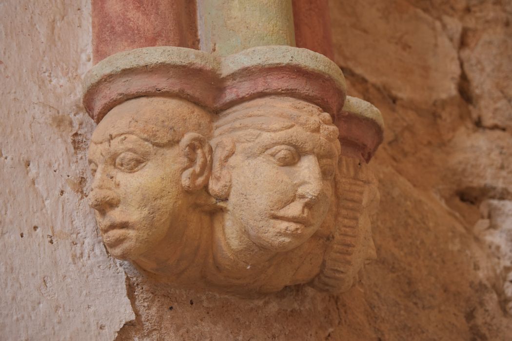 nef, détail d’une console sculptée