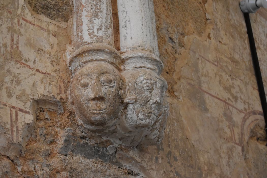 nef, détail d’une console sculptée