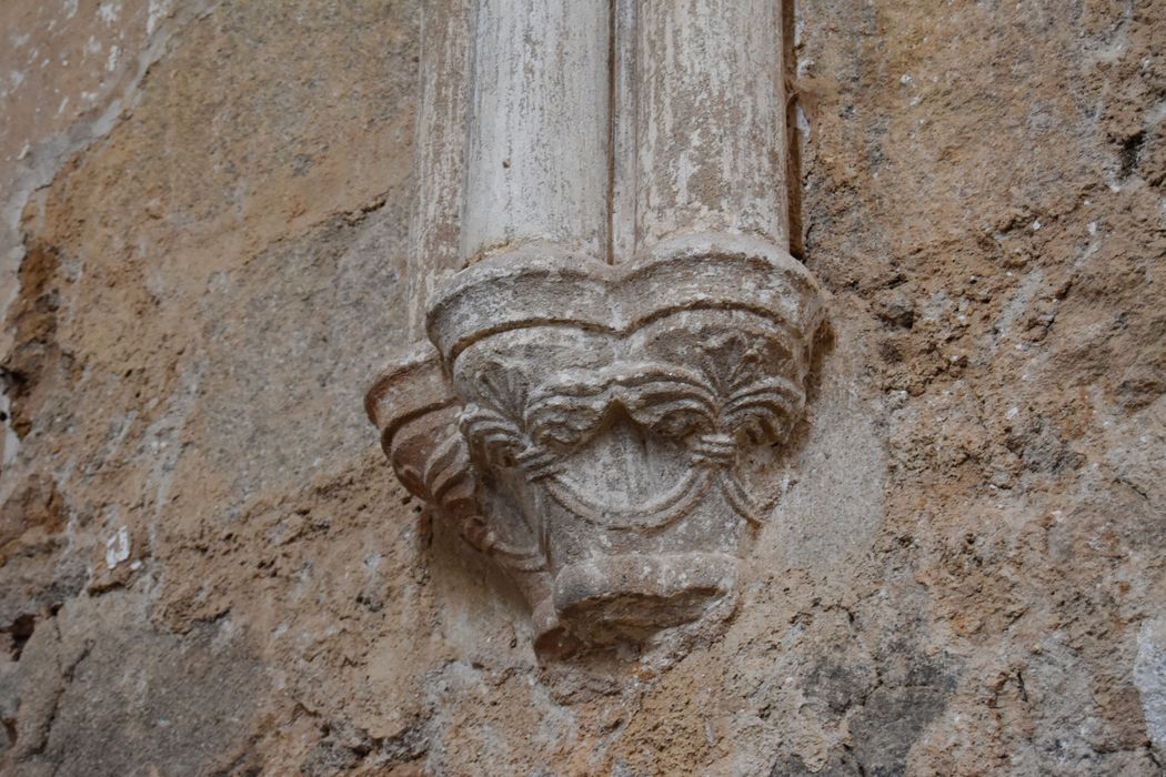 nef, détail d’une console sculptée