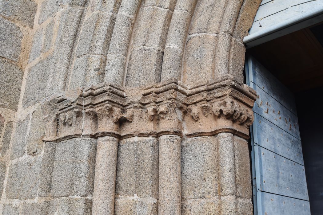 portail d’accès sud, détail de l’imposte de gauche