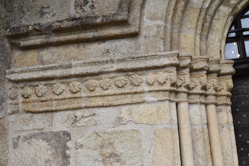 portail d’accès ouest, détail de l’imposte de gauche