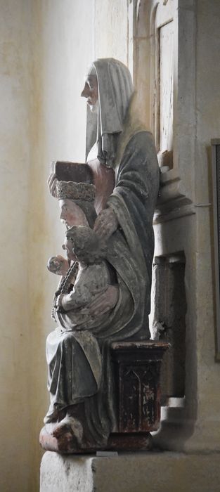 groupe sculpté : Sainte Anne, la Vierge à l’Enfant dit sainte Anne trinitaire, profil gauche