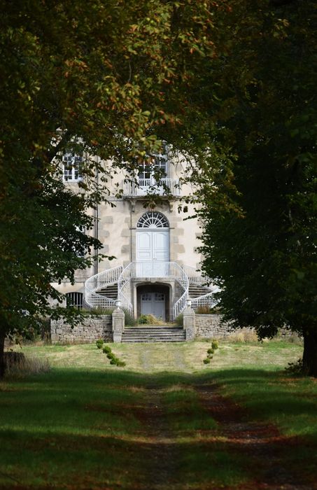 parc, grande allée sud d’accès, vue partielle
