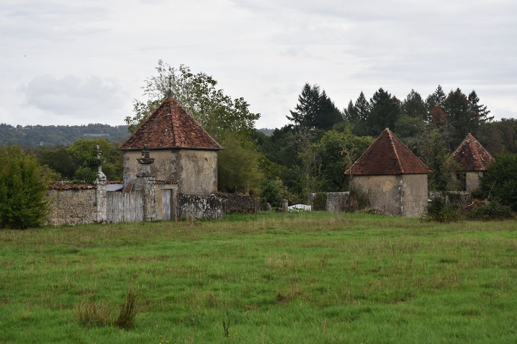 mur de clôture sud, pavillons de jardin