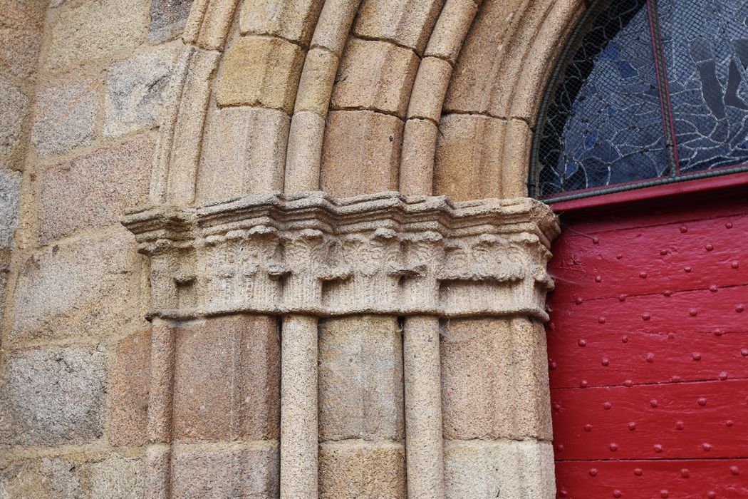 portail d’accès nord, détail de l’imposte de gauche