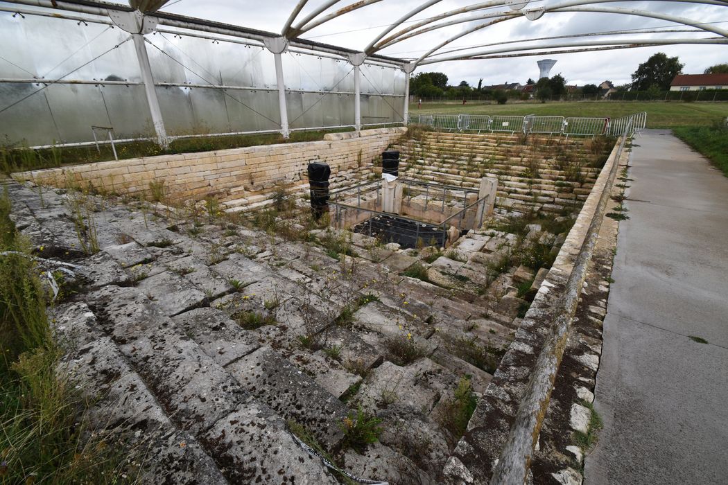 vestiges de la fontaine monumentale