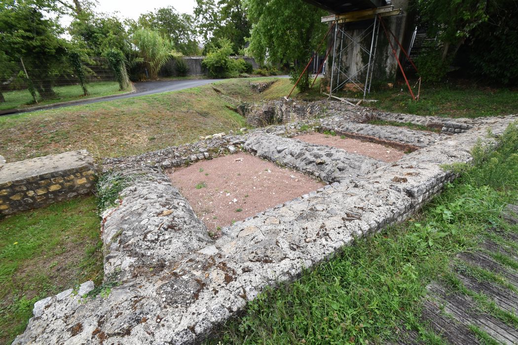 Vestiges archéologiques situés sous et aux abords du musée archéologique d'Argentomagus