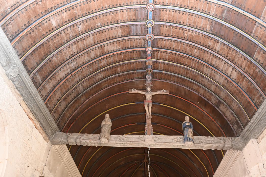 groupe sculpté (poutre de gloire) : Christ, saint Jean, Vierge