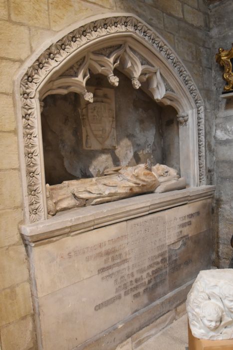 monument funéraire du cardinal Arnaud de Via