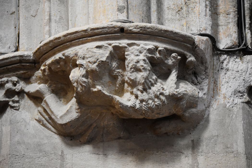 nef, détail d’un culot sculpté