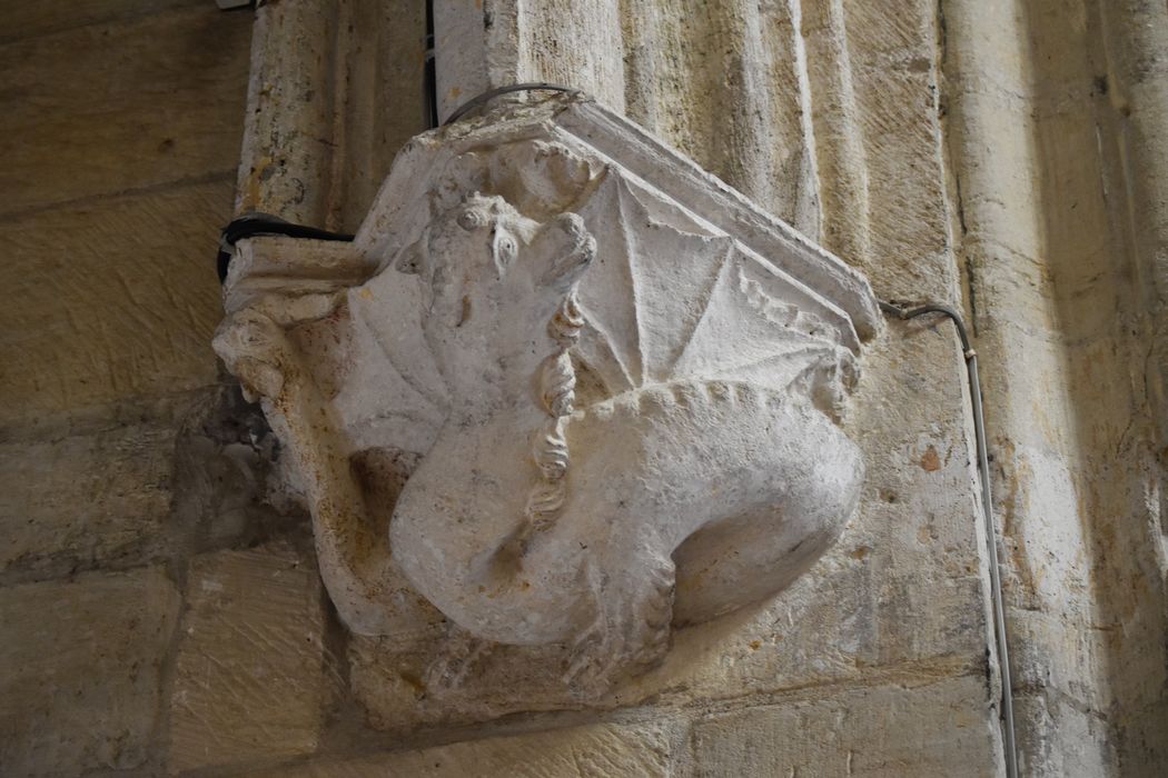 nef, détail d’un culot sculpté