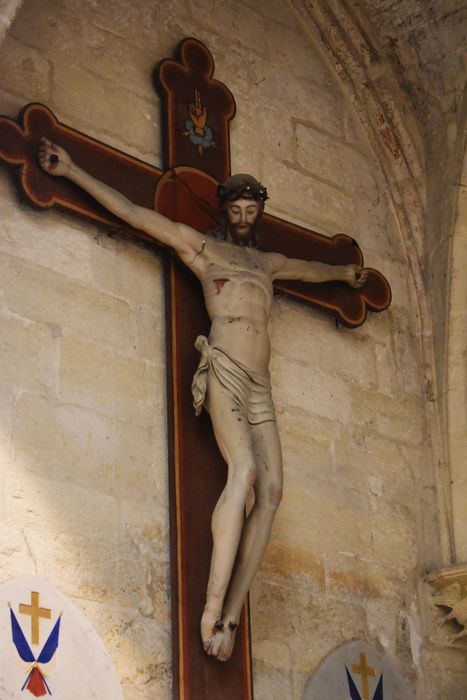 statue : Christ en croix