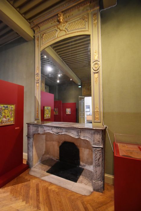 rez-de-chaussée, cheminée