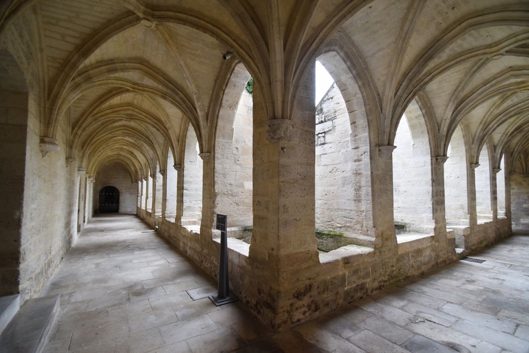 petit cloître, galeries sud et ouest