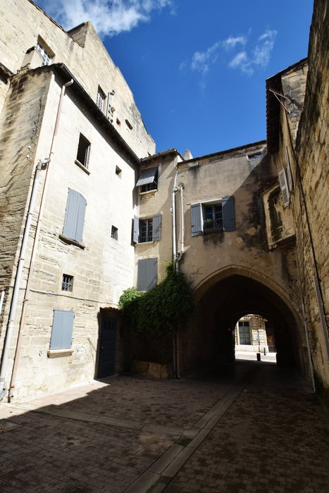 façade ouest sur la cour intérieure