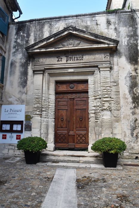 portail d’accès sud sur la place du Chapitre