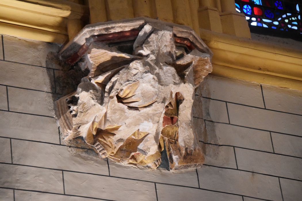 chapelle haute (chapelle Sainte-Croix), détail d’un culot sculpté