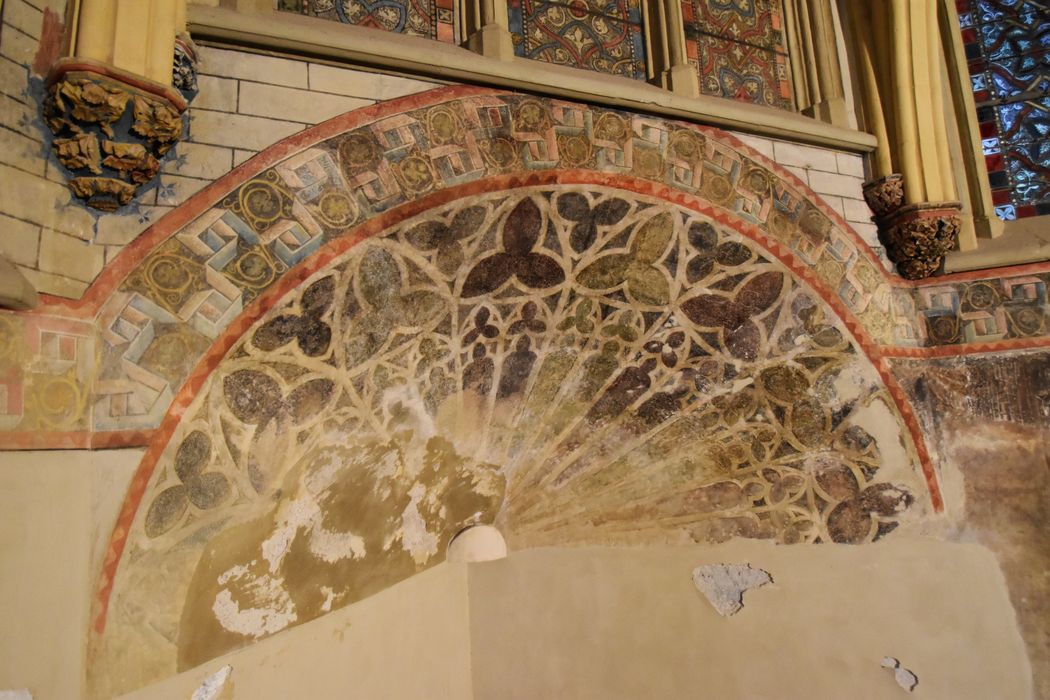 chapelle basse dite « de la Reine », peinture monumentale, détail d'une trompe du choeur