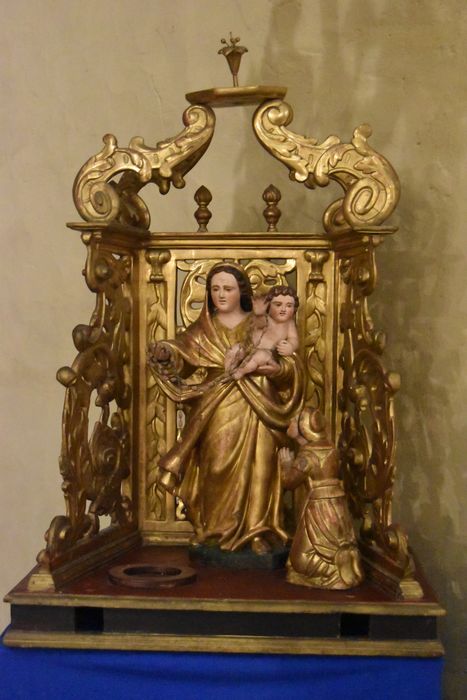brancard de procession dit cadireta, statues : Vierge à l'Enfant et pèlerin