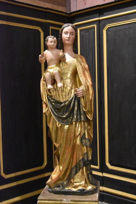 statue : Vierge à l’Enfant