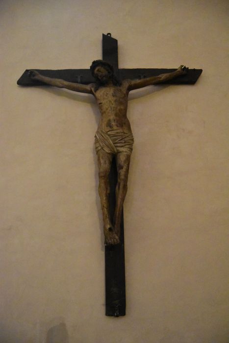 statue : Christ en croix