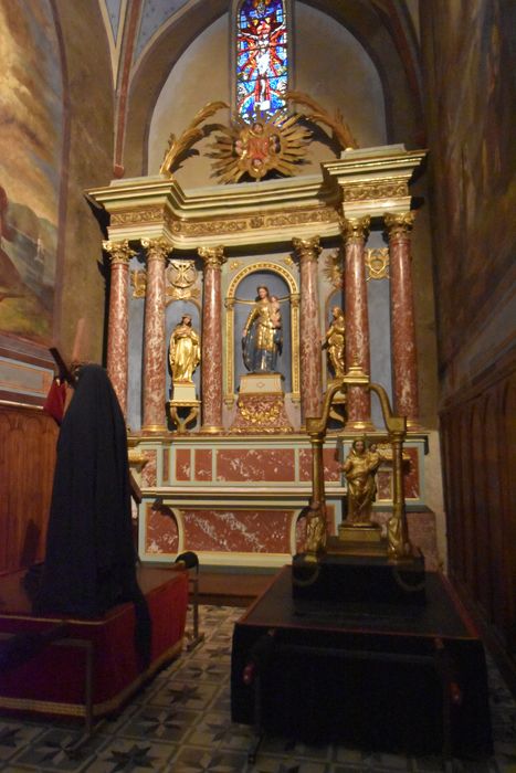 autel, retable Notre-Dame-des-Desemparats, statues : Vierge à l’Enfant, sainte Philomène, sainte Anne (?)