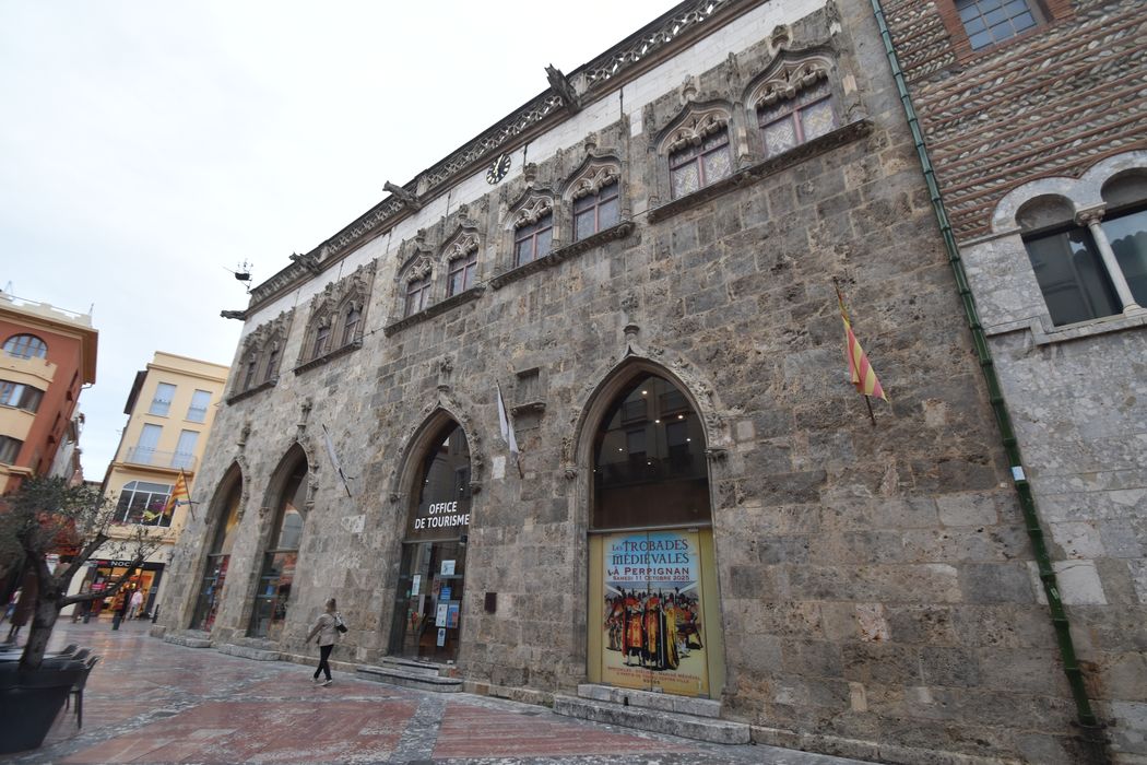 façade nord-ouest sur la rue Saint-Jean