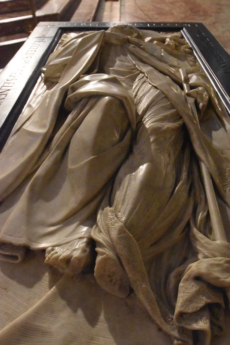 monument funéraire de l'évêque Louis de Montmort, vue partielle