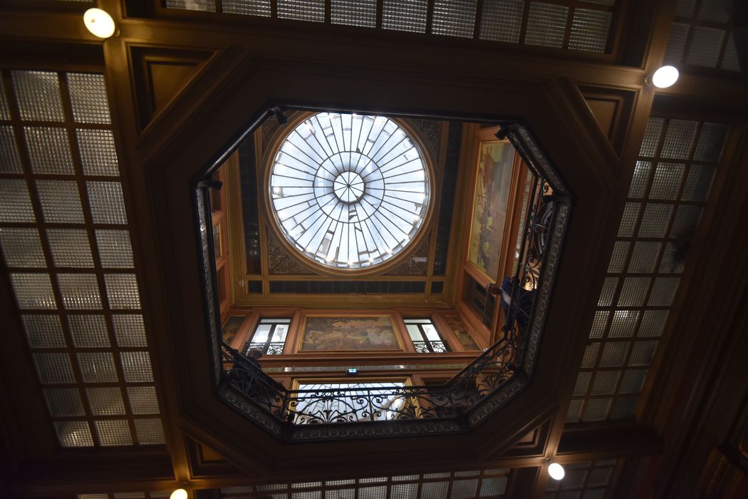 escalier d’honneur, coupole vitrée depuis le vestibule du rez-de-chaussée
