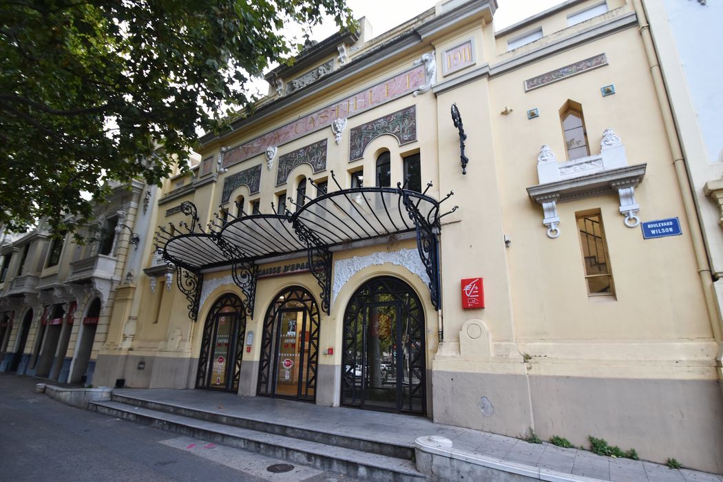 façade nord-ouest sur le boulevard