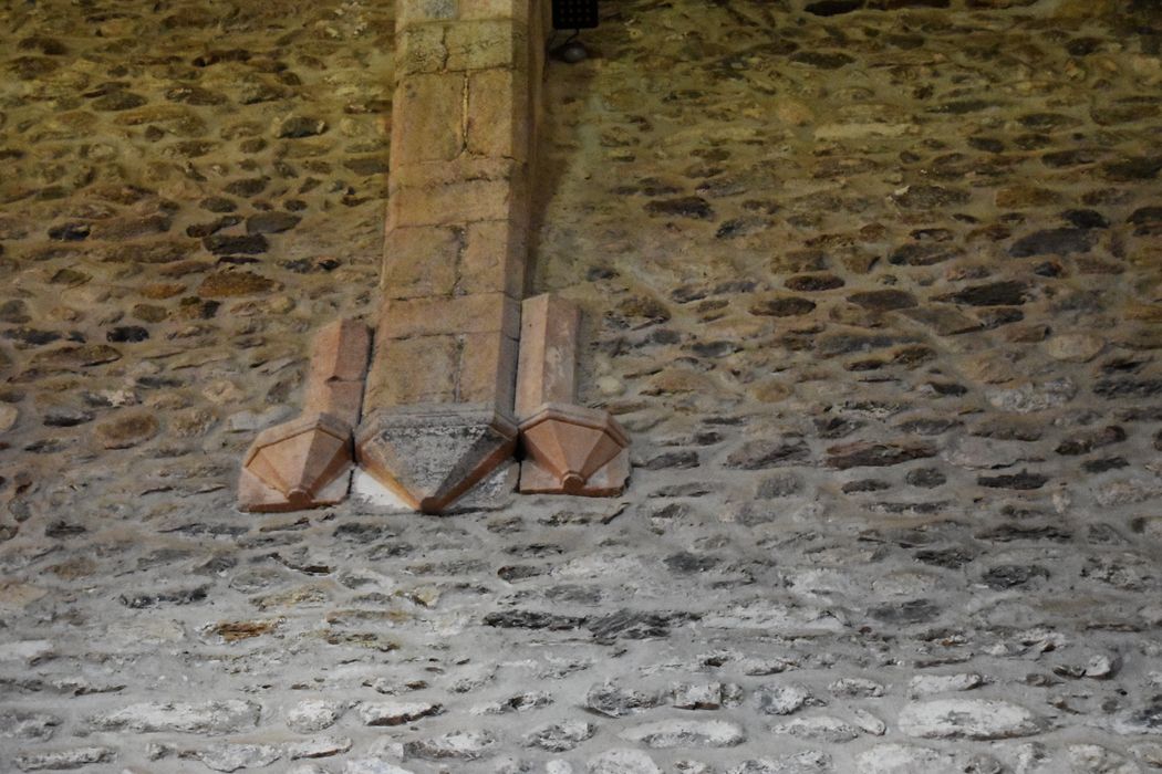 église abbatiale, nef, détail des consoles des voûtes