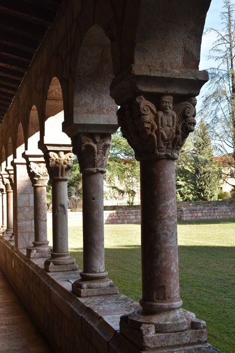 cloître, galerie ouest, vue partielle