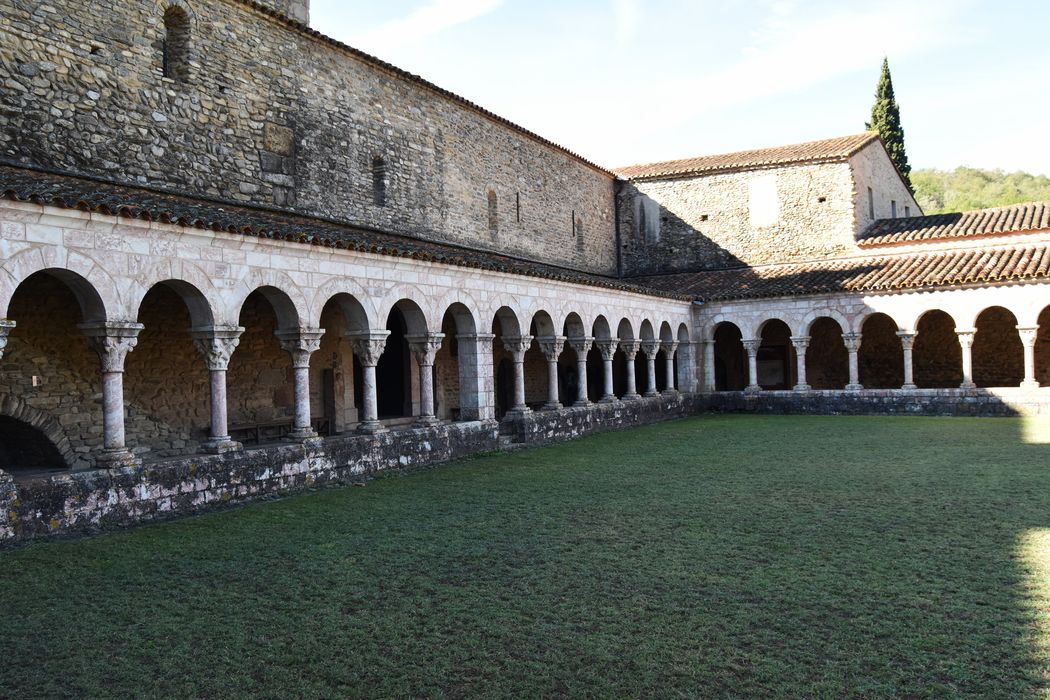 cloître, galeries sud et ouest