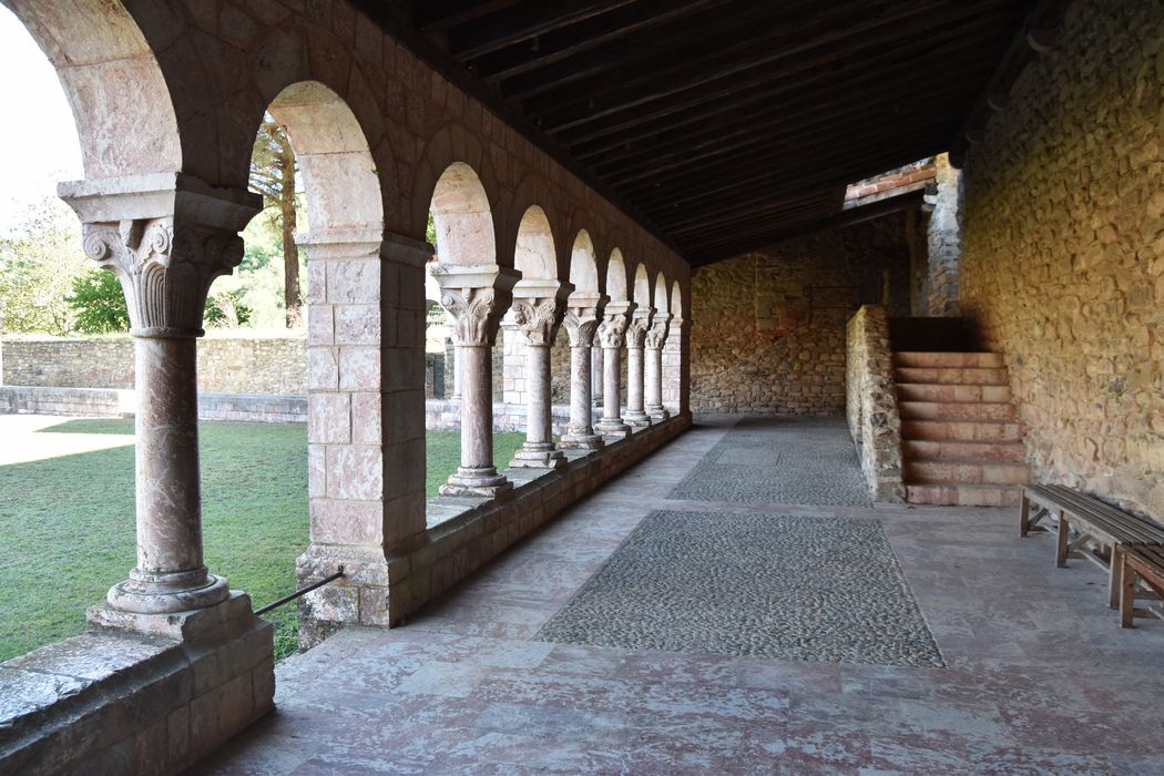 cloître, galerie sud