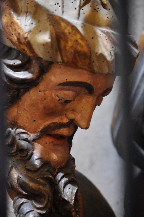 statue formant une mise au tombeau, détail de saint Joseph d’Arimathie