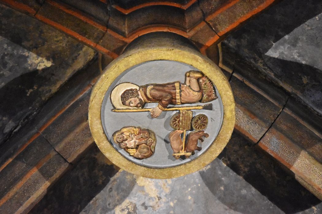 chapelle Saint-Gaudérique, détail de la clef de voûte représentant un laboureur en prière devant la Vierge à l’Enfant