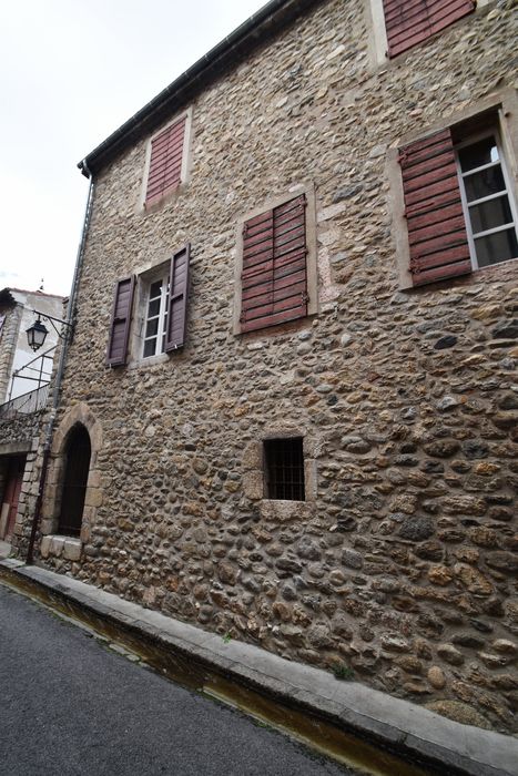 façade sud sur la rue Saint-Jacques