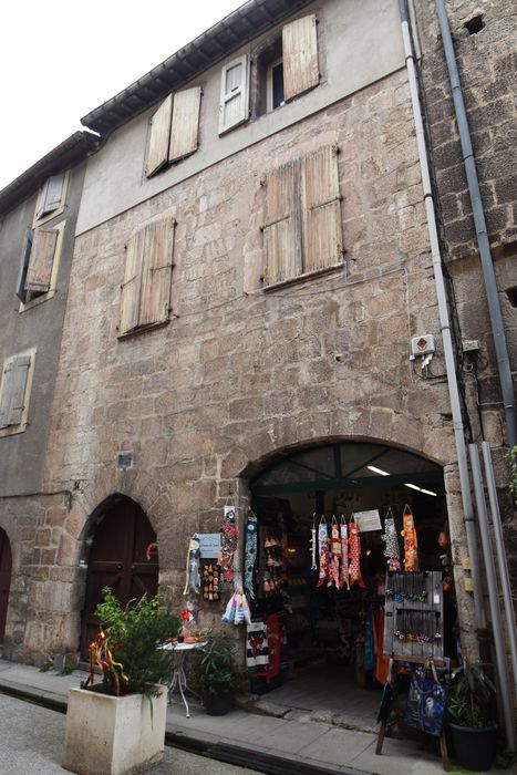 façade nord sur la rue Saint-Jean