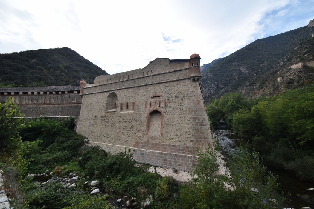 fortifications est, bastion du Dauphin, élévation est, vue partielle