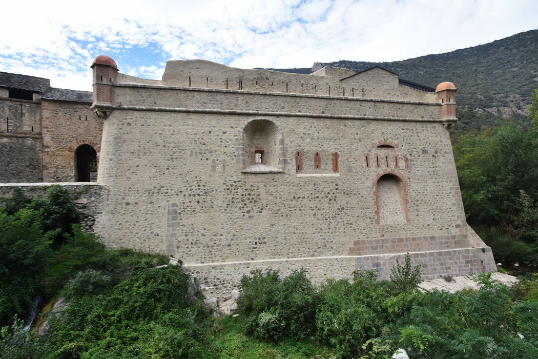 fortifications est, bastion du Dauphin, élévation est, vue partielle