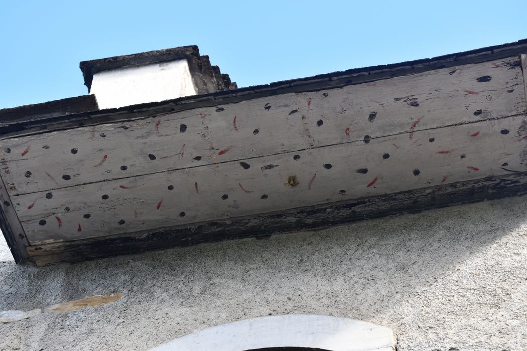 toiture du clocher, versant sud, détail du soubassement