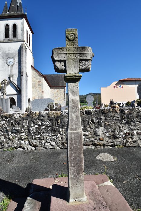 vue générale de la croix