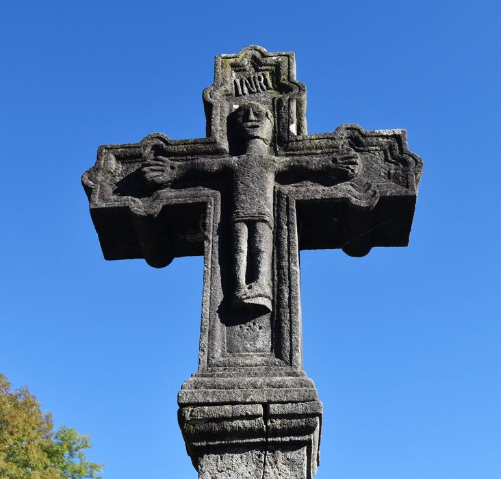 vue partielle de la croix