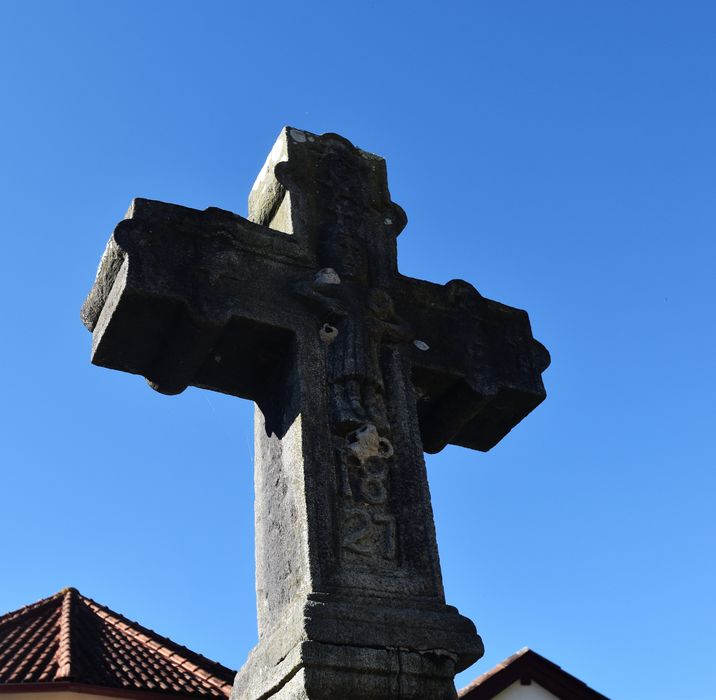 vue partielle de la croix