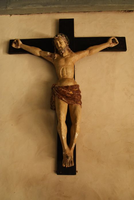 statue : Christ en croix