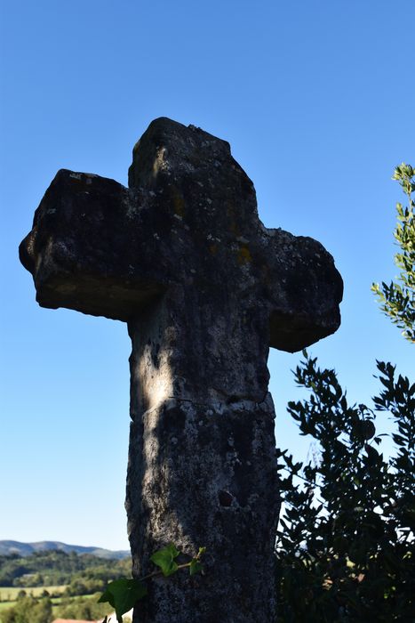 vue partielle de la croix