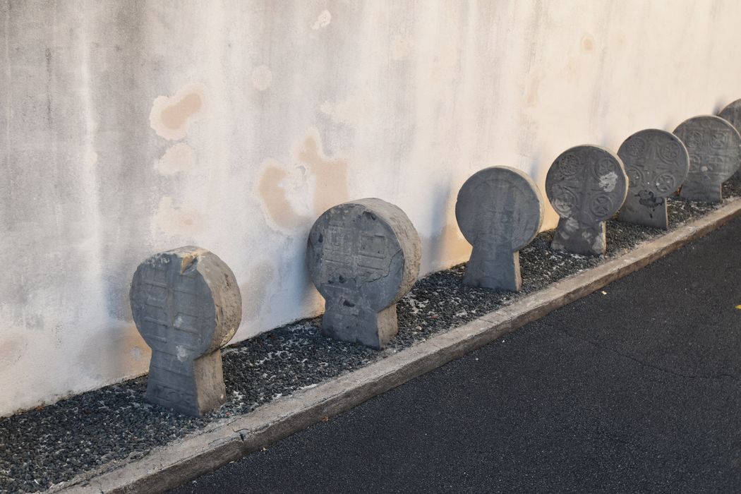 stèles discoïdales