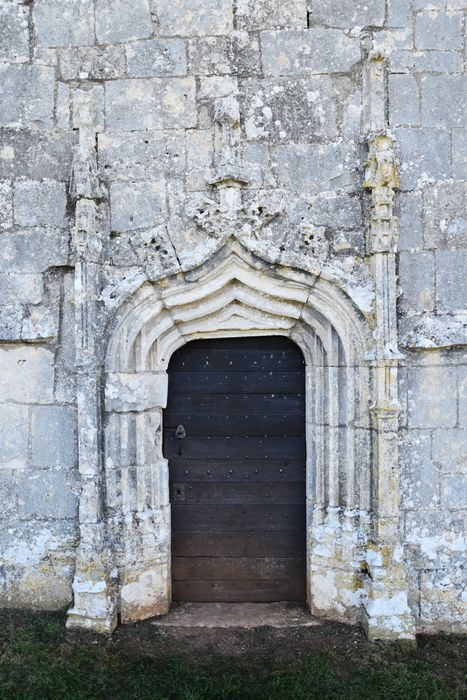 pore d’accès ouest